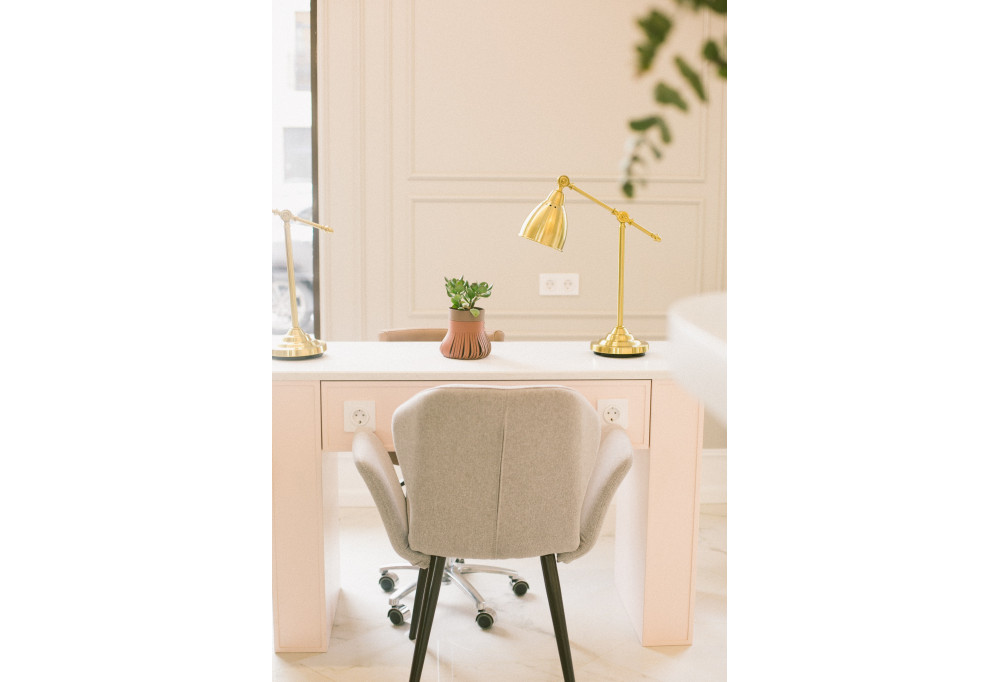 Sublime a sua decoração de interiores com um puxador de porta dourado